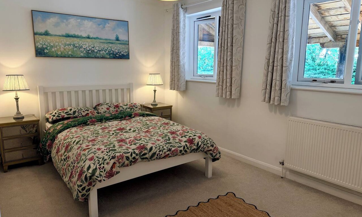 Elkstone Cottage | Beautiful Cotswold Cottage | Sleeps 6-8 | Near to Elkstone Studios