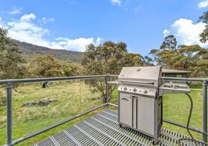 Ecocrackenback 4 'Sustainable chalet close to the slopes.' in CRACKENBACK