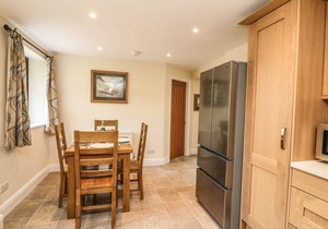 THE COACH HOUSE, family friendly, with a garden in Arnside in Carnforth