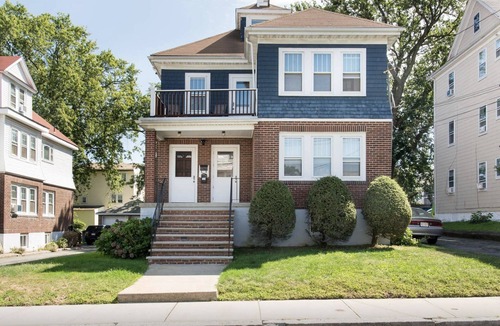 Winthrop Apartment | Casa de Los Clarey Boston Logan Beaches Free Parking