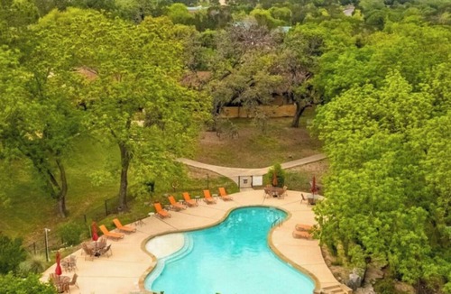 Medina House | Cherokee Suite: Texas Hill Country Resort/w Pool, Resort Amenities, Wifi