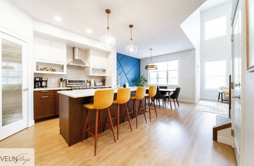 West Edmonton House | Firelight Lodge: Hot Tub & King Suite