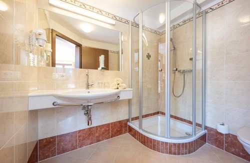 Strobl Hotel | Gasthof Kleefeld