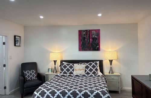 West Los Angeles House | Great WLA location! TWO miles to FOX Studios 10 miles to UCLA Studio-Furnished