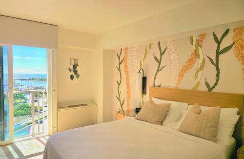 Ala Moana Hotel | Ocean View Room at Ala Moana Hotel- Fees include