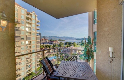 North End Apartment | Sunset Views Getaway