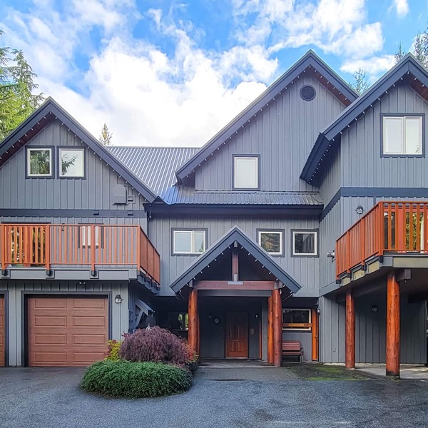 Affordable Massive Whistler Luxury Vacation Home in Whistler