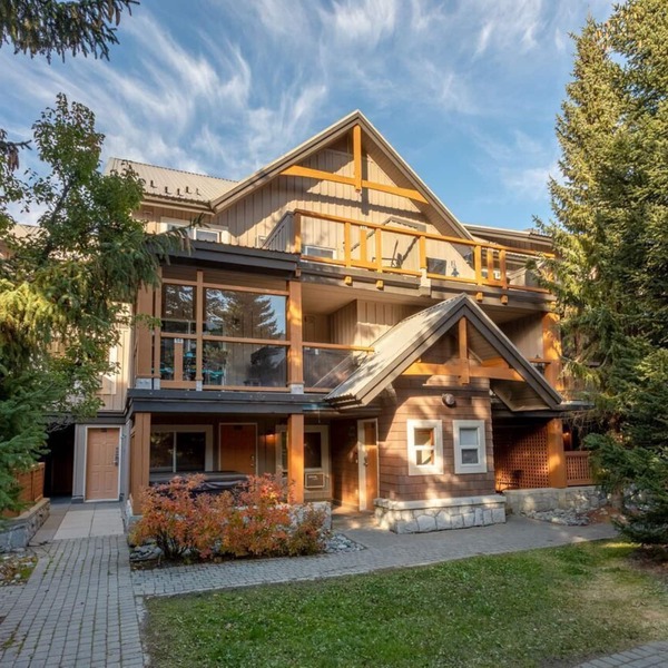 STUNNING CONDO IN THE HEART OF WHISTLER BC in Whistler