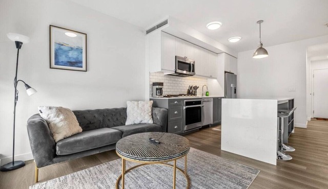 2BR | Mins to Saddledome | AC | UG Park in Calgary
