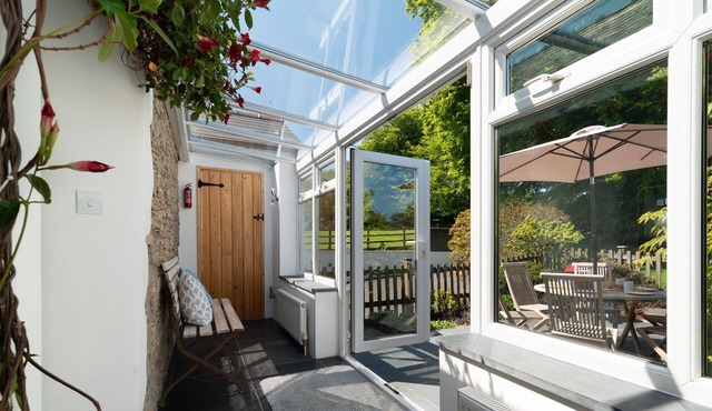3-Bedroom Countryside Cottage Close to North Devon's Beaches and Exmoor, with onsite games room in Barnstaple