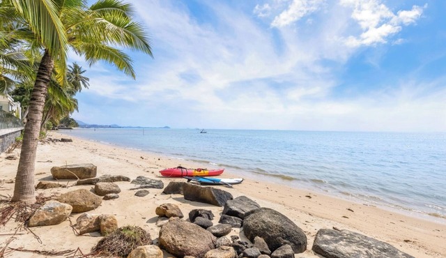 5 min to Seatran ferry! Private villa with a Panoramic view of the Samui sunset. in Koh Samui