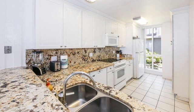 Absolute Beach Front Cottage! Panoramic Views E20 North Coast Village in Oceanside