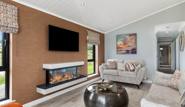 Ael-Y-Bryn - Luxury Lodge, Hot Tub, Pet Friendly in Penally