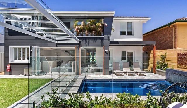 Amazing home with swimming pool, close to Shoal Bay Beach! in Shoal Bay