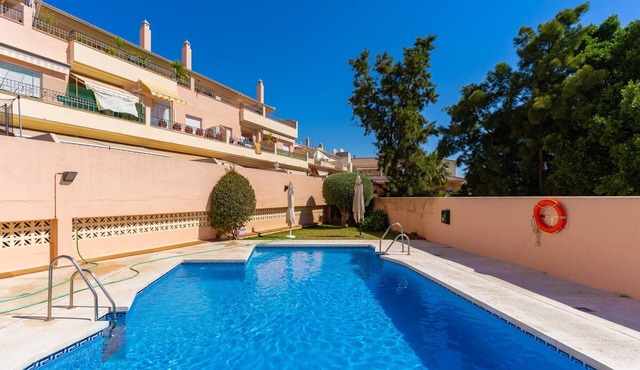 Apartment 'Sea Views - 2 Bedrooms' with Shared Pool, Wi-Fi and Air Conditioning in Benalmádena