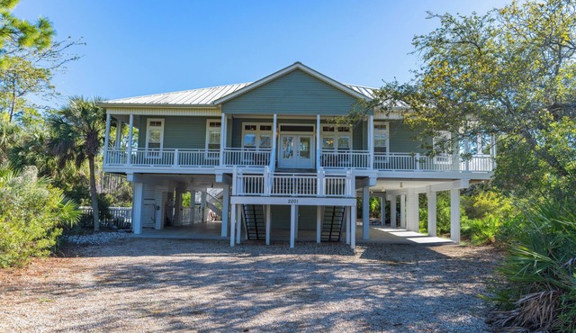 August 2026 Big Savings! Back on the Rental Market! Dog-Friendly in St. George Island