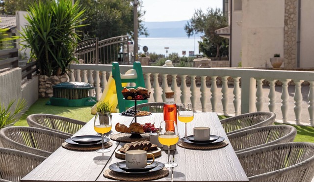 BANE Apartments - Holidays with family 70 meters from the sea in Duće