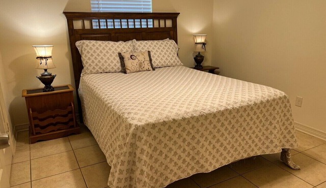 Beststays@Sunrise Ruby a Duplex, Pet Friendly,Work Crews family nurses @‘ in Tyler