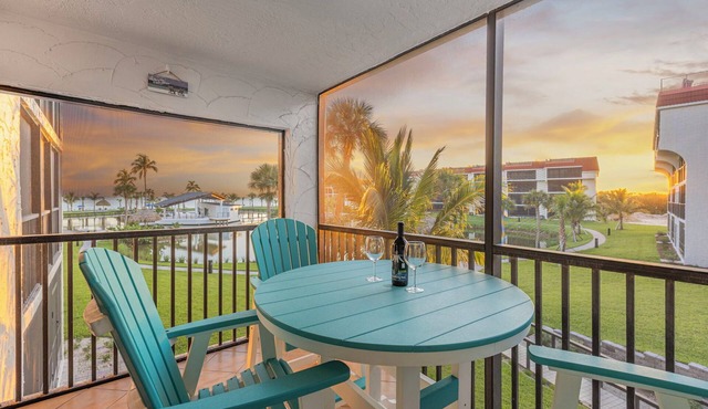 Book Your Sanibel Stay-Gulf-Front 2BR at Pointe Santo Pool & Shelling - Sleeps 6 in Sanibel