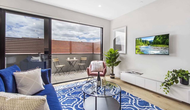 Boutique apartment in quiet, sought-after suburb in Carnegie