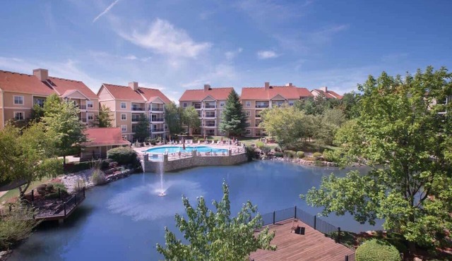 Branson at the Meadows - 1BR- Apartment with resort access in Branson