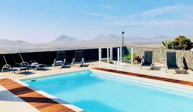 Canaryislandshost l Infinity Views in Nazaret