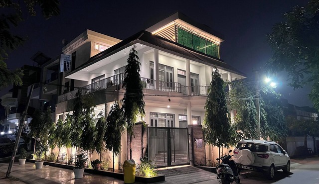 Charming 4-bedroom villa with fitness room and WiFi in enchanting Jaipur in Jaipur