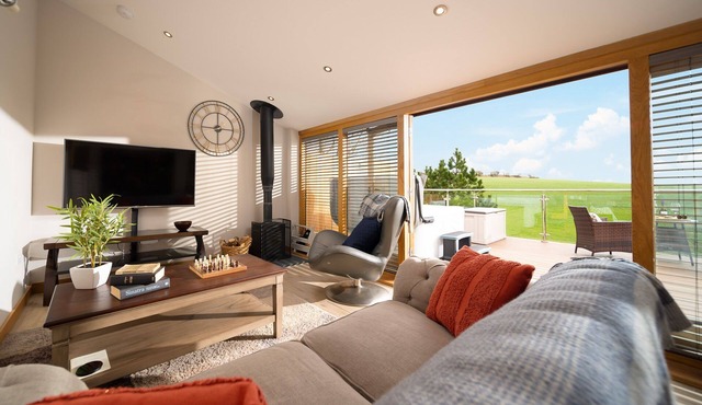 Charming countryside cottage for couples with private hot tub and communal games room. in Barnstaple