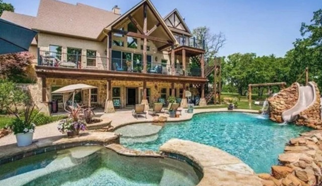 Charming Private Estate Near WorldStar Casino- Sleeps 10 in Whitesboro
