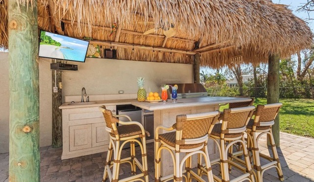 Cheers to Paradise: Pool, Tiki Bar, & Endless Fun! in Fort Myers