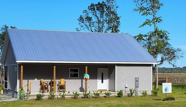 Coastal cabin with beautiful expansive view over the marsh. 30 5-Star Reviews! in Townsend