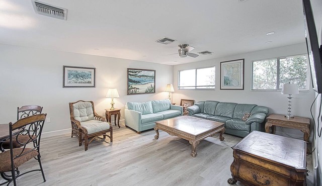 Cozy 1-bedroom 2nd floor overlooking the River District in Downtown Fort Myers in Fort Myers