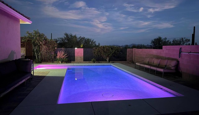 Cozy 2-Bdrm house with heated pool/spa in Dove Mountain - sleeps 6 in Marana