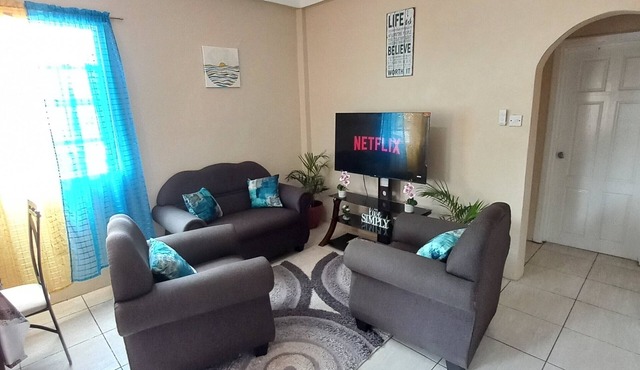 Cozy Tropical Vacation home 10 minutes away from beaches and attractions in Soufriere