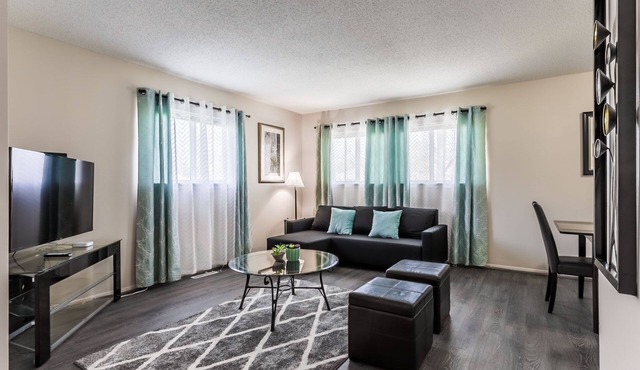 Cute and affordable 3BDR duplex in Overland Park for up to 10 people! Unit #2 in Overland Park