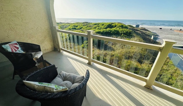 Direct Oceanfront & dog-friendly in the heart of town! Fri-Fri summer rentals! in Brigantine