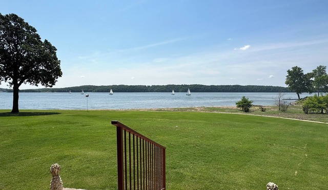 Eagle Beach- Waterfront, Large Beach, Next to Shangri-La in Afton