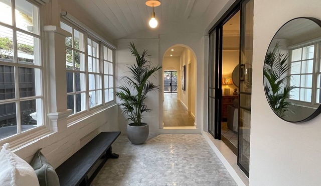 Elwood Elegance + Style - Perfect mix of Coastal Living + Urban City Vibrancy in Elwood