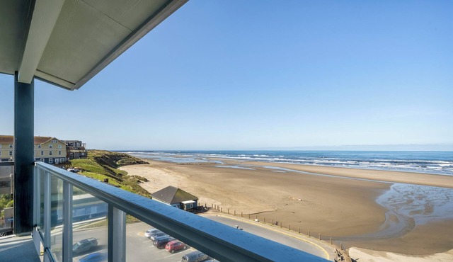 Experience Nature's Spectacle from the Front Row! in Newport
