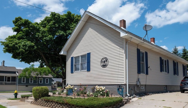 Extended Stays, Family, Business Travel Ready! Minutes to Everything! in Racine