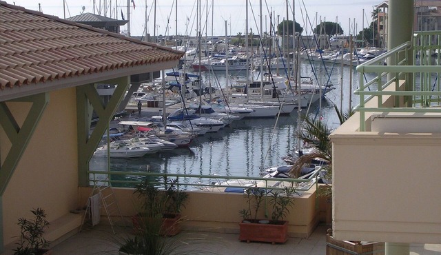 Fréjus beach T3 air-conditioned by the sea with terrace in Fréjus