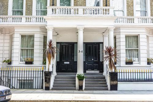 Gloucester Road Apartments by DMONTRIO in London