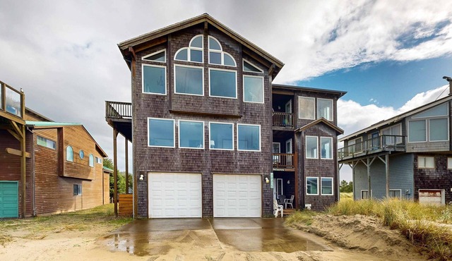 Gorgeous waterfront home with ocean views a furnished deck and beach access in Pacific City