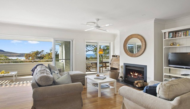 Grand Beachviews at Killcare - pet friendly and AC in KILLCARE