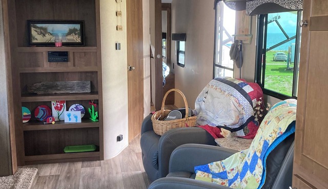 Great couples trailer and can sleep up to 6 in Little Shemogue
