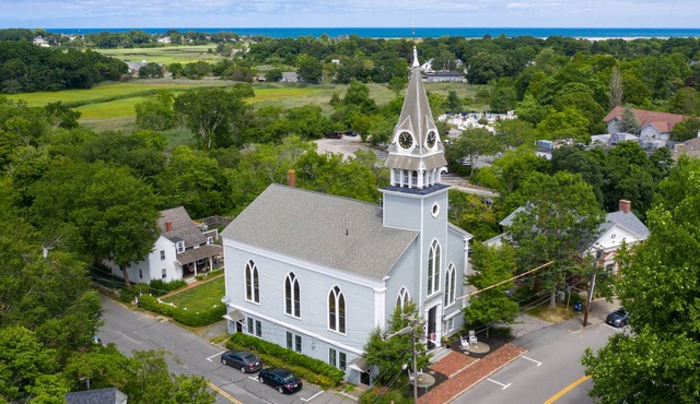 Historic Meetinghouse Church in center of Sandwich Village - Ask 20% Discount in Sandwich