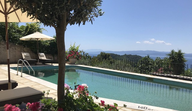 Karavotsakisma Studio & Villa accommodation with Pool in Skiathos
