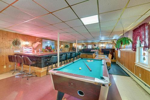 Lanesville Home w/Pool Table, Bar & Deck! in Lanesville