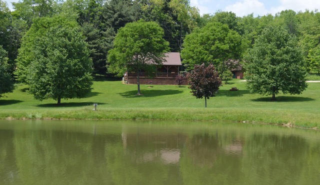 Large Log Cabin On 12 Private Acres With Fishing Pond Near Mohican State Park in Butler