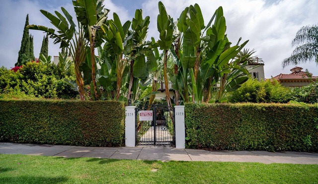 Lovely 1 Bedroom Serviced Apartment in Hollywood x Native in Los Angeles